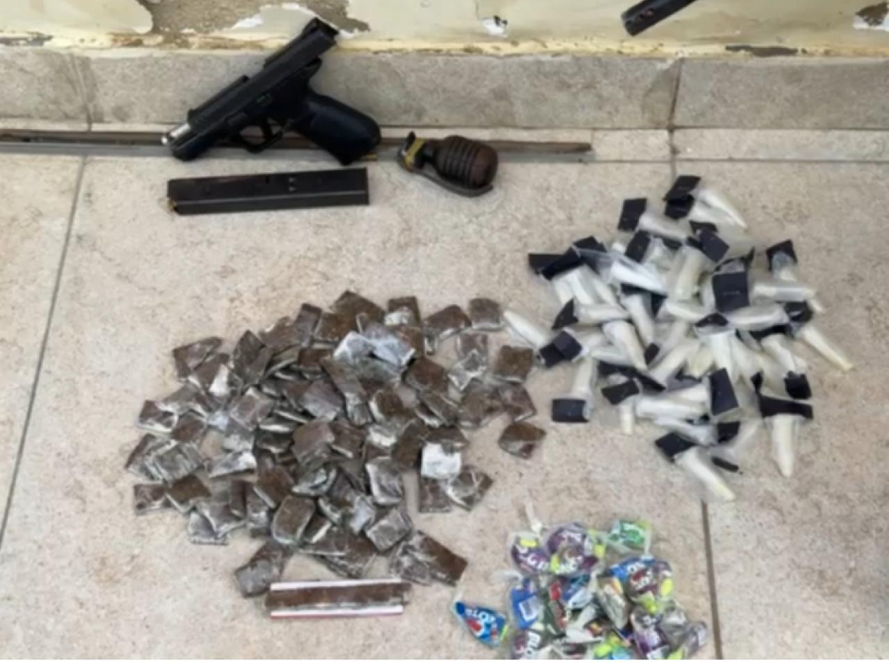 Policiais do 14° BPM prendem traficante com pistola, granada e drogas após patrulhamento na Vila Kennedy